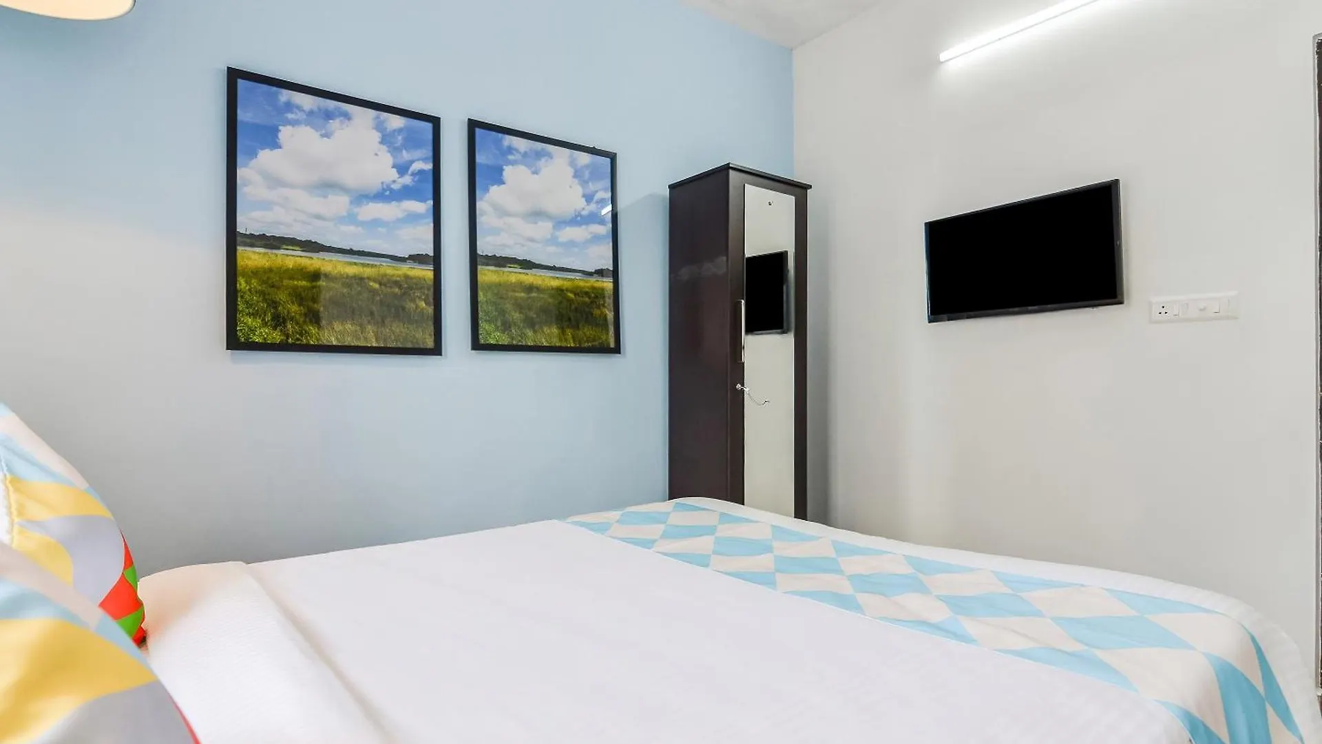 Penzion Hotel O Pop Tavern Thiruvananthapuram