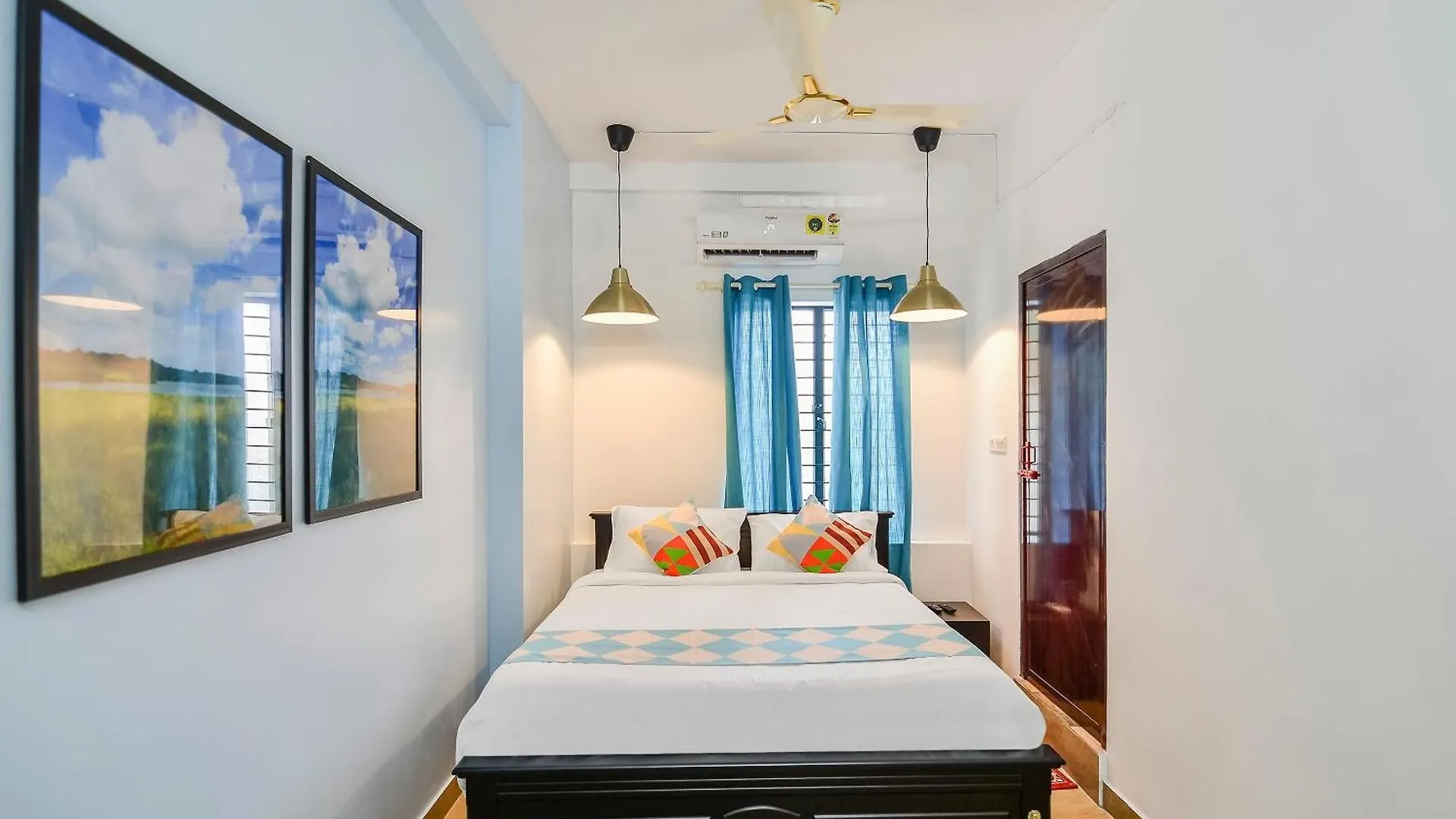 Penzion Hotel O Pop Tavern Thiruvananthapuram